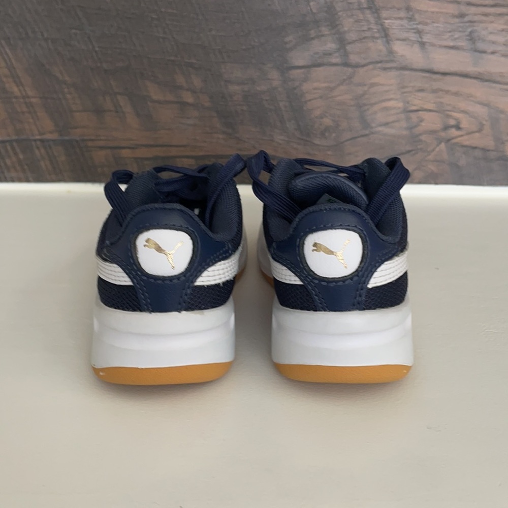 Puma - Picture 3 of 5